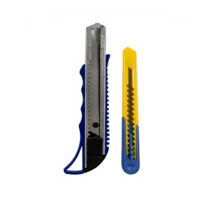 ESTILETE LAMINA LARGA/ESTREITA 18/9MM DE PLASTICO C/2 PCS 15/13CM IMPORIENTE